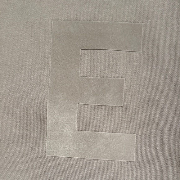 Brown Sleeveless Sweater - Picture 2 of 9